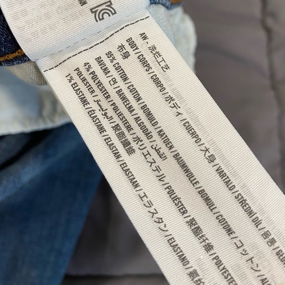 A&F 90’s Straight ultra high rise size 27, 4R Jeans ,no flaws - Picture 13 of 15
